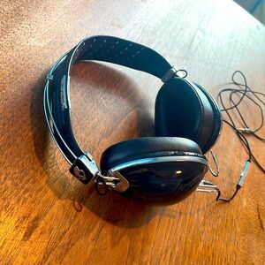 Skullcandy Aviator headphones ROCNATION